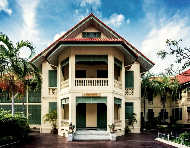 宣素那他皇家大学